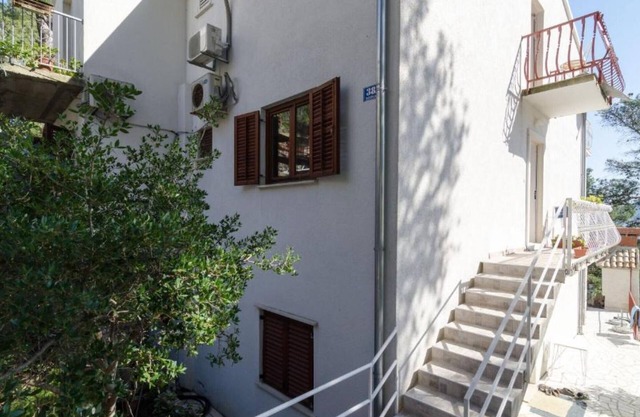 Guest House Sobra 38 - Double Room with Private Bathroom 2