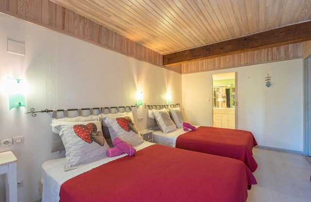 Guest Room 'Coup De Cœur' with Shared Terrace, Private Garden, and Wi-Fi