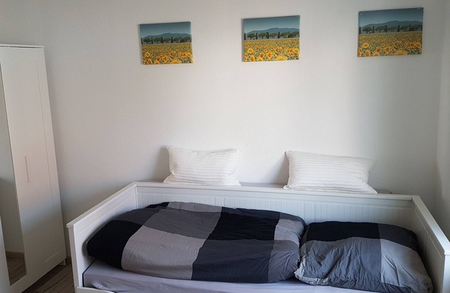 Guest rooms close to the center and the university, quiet forest edge location