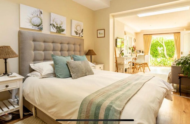 Guest suite - Leafy Constantia Guest House