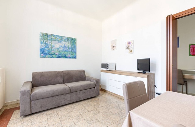 GuestHost - Ca' Granda M5 Bright Apartment
