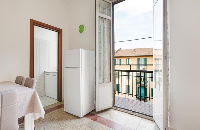 GuestHost - Ca' Granda M5 Bright Apartment