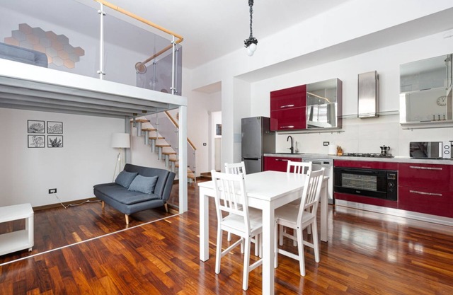GuestHost - Cosy Apt close to Piazza Insubria