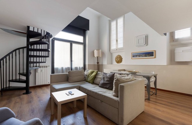 GuestHost - M5 Istria & Marche Roomy Lofted Studio