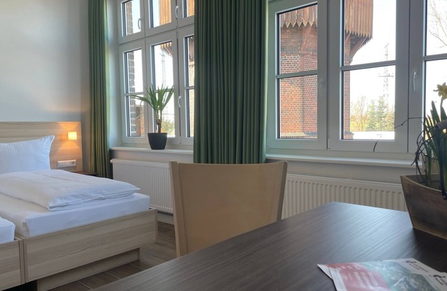 Guesthouse Apartment - Laboratory I - Lokschuppen Pasewalk- Guesthouses with double rooms, single rooms
