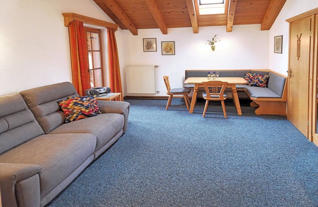 Guesthouse Christophorus - apartment "Edelweiß" with Mountain View, Private Garden & Wi-Fi