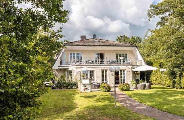 Guesthouse 'Dream House' with Private Terrace, Wi-Fi, and Air Conditioning