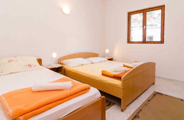 #GUESTHOUSESOBRA Standard room in Sobra by the sea S2