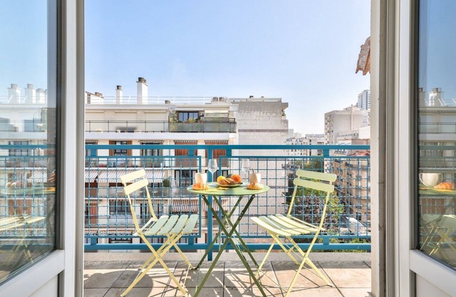 GuestReady - Charming Apartment with Balcony