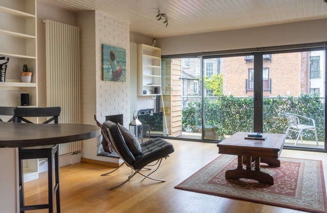 GuestReady - Delightful Mews in Dublin