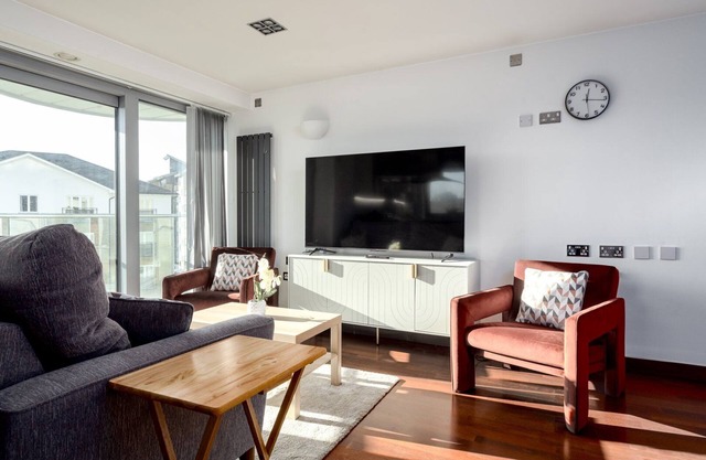 GuestReady - Riverside Retreat in Battersea