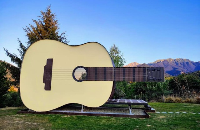 Guitar House - Symphony Resort