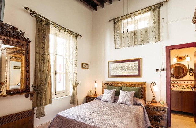 GUL HANIM HOUSE BOUTIQUE HOTEL RED ROSE ROOM in the walled city Nicosia