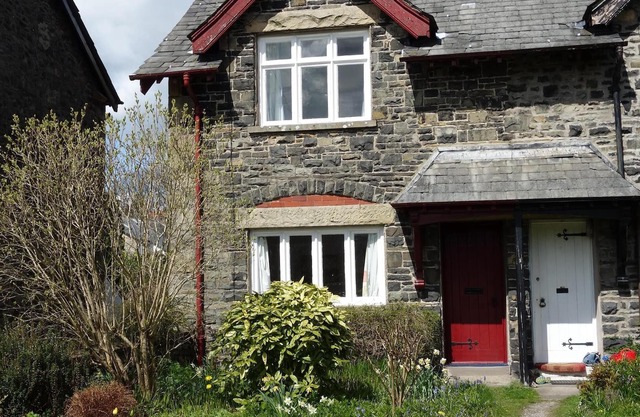 Guldrey Terrace - Stone built cottage, away from the road within Sedbergh