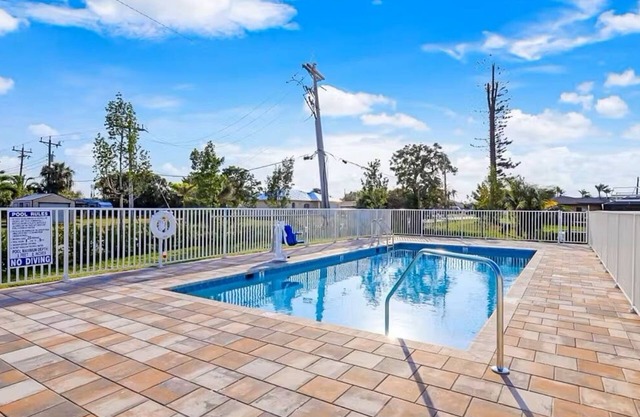 Gulf Access with Boat Slip, Heated Saltwater Pool, Dog-Friendly - Bacino Vista #302 - Roelens