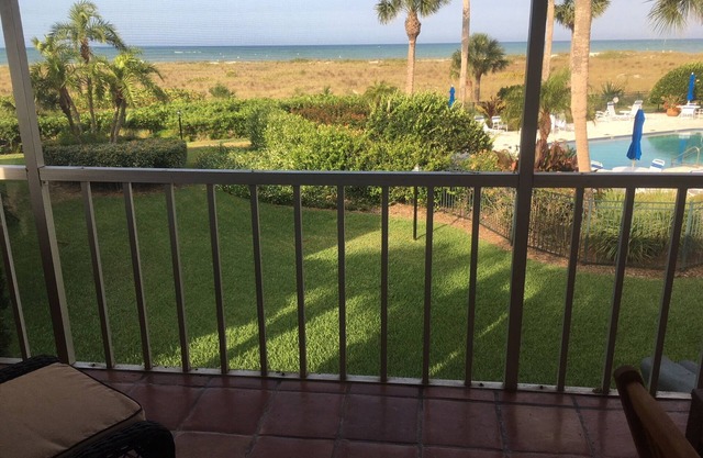 Gulf-Front - 2 1/2 bedroom, 2 Baths