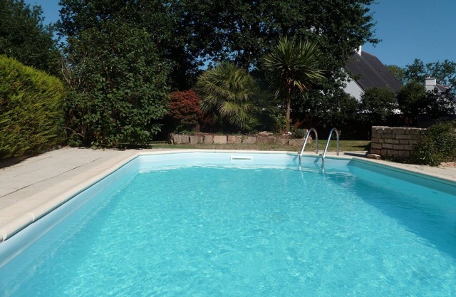 Gulf of Morbihan, beautiful bright house with swimming pool. Countryside, river, ocean