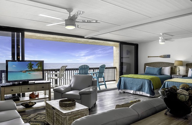 Gulf Shores 503: Fifth Floor Beach view renovated 2 Bedroom 2 Bathroom Condo
