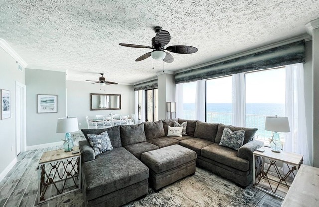 GulfCrest 2 BDRM - Spectacular Balc Views of the Gulf; Free Beach Chair Service