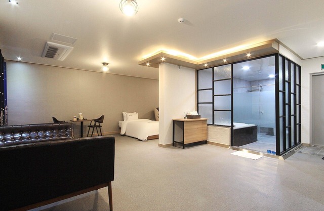 Gunsan Dubai Drive-in Motel