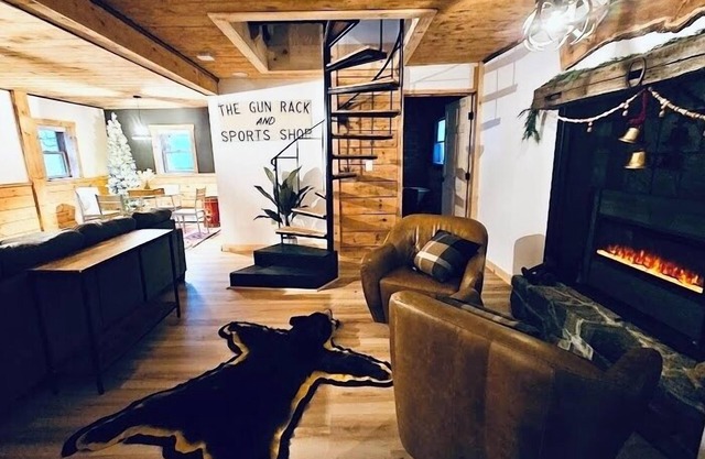 Gunstock Shanty-Lakes Region–Gunstock, Lake Winnipesaukee, Pavilion