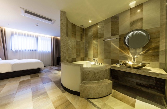 Guri Galmae Indi Present Hotel