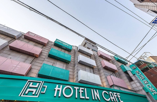 Guri Hotel in Cafe
