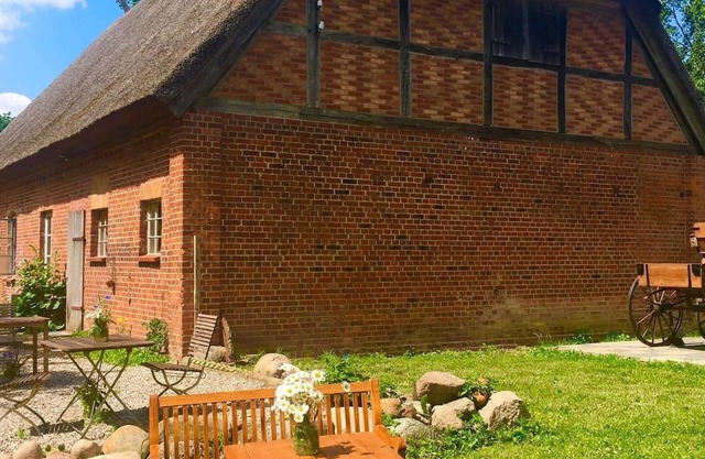 Gutshaus Niendorf Vacation in the thatched coach house for max. 5 persons.