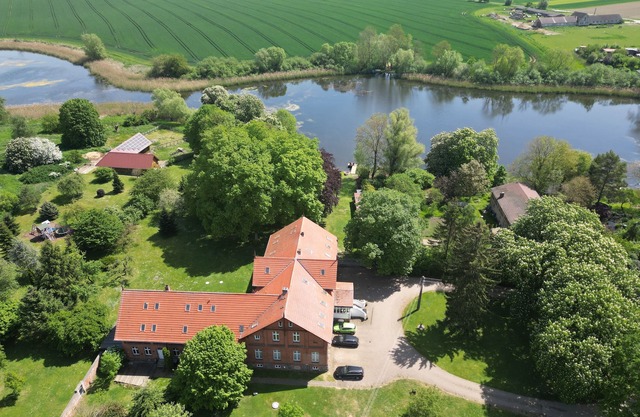 Gutshof Kämmerich - Holiday apartment "Schwalbennest"