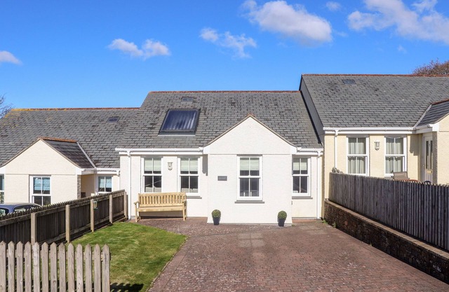 GWEAL, family friendly, with a garden in Shortlanesend
