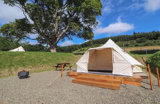 GYPSY GLEN, romantic, with open fire in Peebles