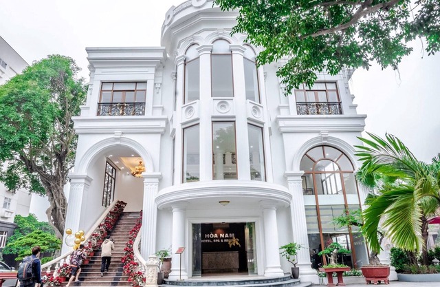 Hòa Nam Hotel