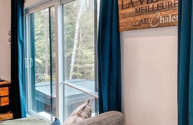 Hôtel à la maison - Chalet la Carpe, Spa et Lac