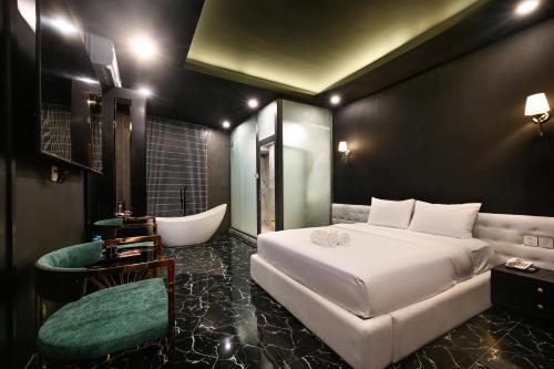 Hạnh Phúc Hotel
