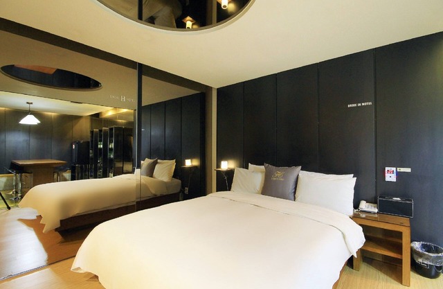 H Drive Hotel