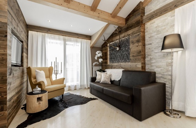 Holiday Apartment "Apartment Wieser 4" with Mountain View, Heated Pool & Wi-Fi