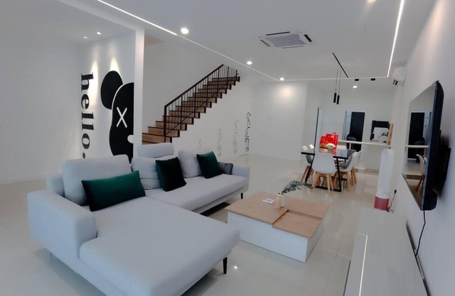 H+M Residence [5min]to Setia City Convention