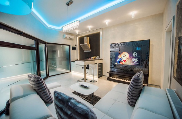 H & V Residence - Diamond Bungalow Apartment