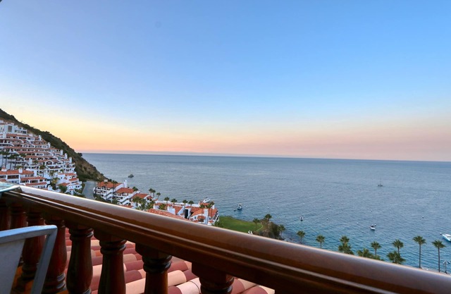 H249: Gorgeous Villa,NO STEPS,Panoramic Ocean Views,Private Balcony, 6-Seat Cart