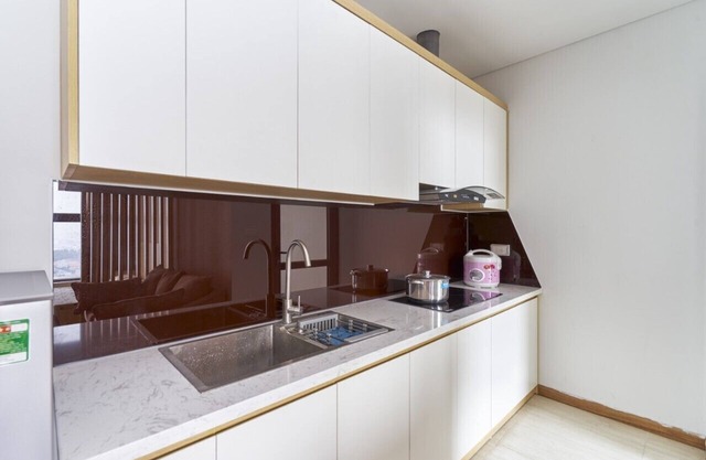 Ha long home chỉ mỗi việc xách va li đến