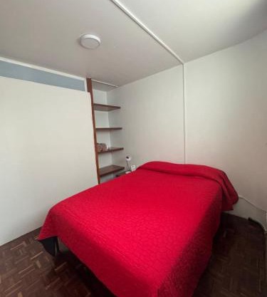 Habitación económica y pequeña con baño privado cerca del Centro Histórico