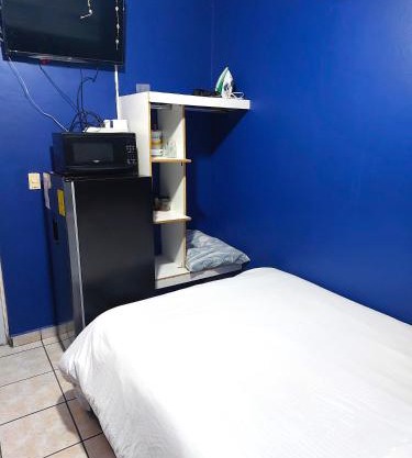 Habitacion 11 independiente con mucha privacidad ,cerca del consulado , CAS , a 200 mts del vado del rio