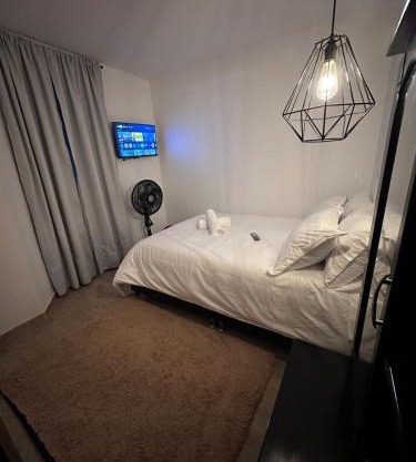 Habitaciones privadas cerca al aeropuerto