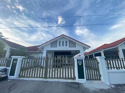 Habitat Homestay Large Semi-D House For 11-13Pax