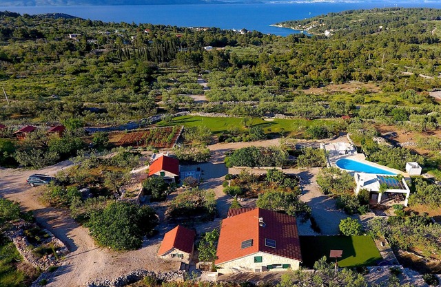 Hacienda NOA/secluded estate/practice golf/enjoy the view and great pool