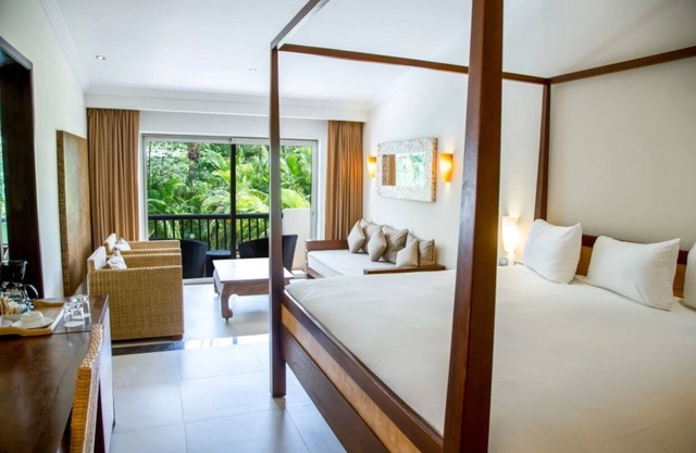 Hacienda One Bedroom Suite - Sandos Playacar Beach Resort