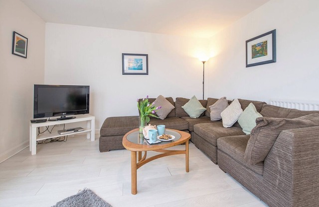 Hafod, Holiday Home Broad Haven, Sleeps 4, 2 bedrooms, bathrooms