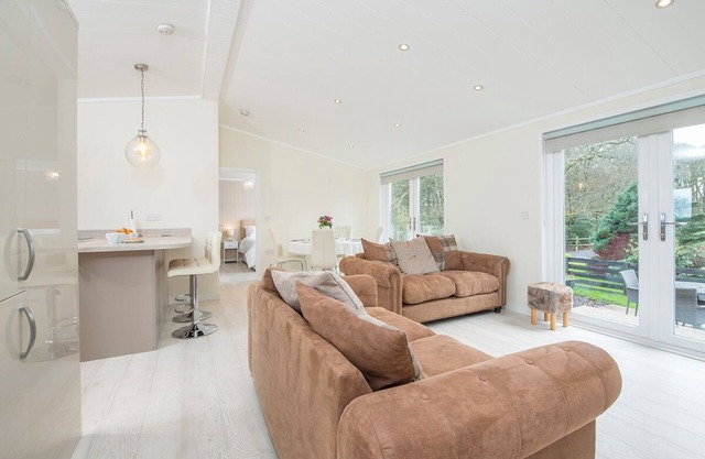Hafod y Coed Lodge, Holiday Home Princes Gate, Near Narberth, Sleeps 4, 2 bedrooms, bathrooms