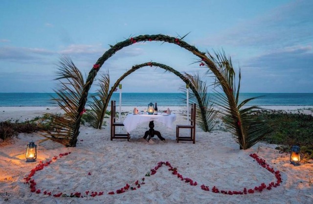 Hakuna Majiwe Beach Lodge