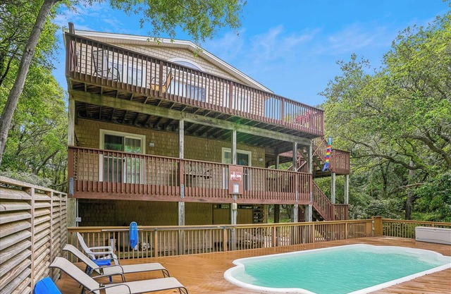 Hakuna Matata - Enjoy a "NO WORRY" vacation in a private, treed OBX spot!